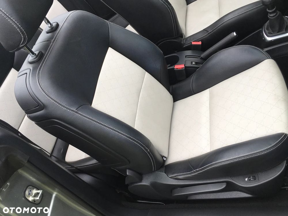 Peugeot 207 CC 1.6 Sport - 12