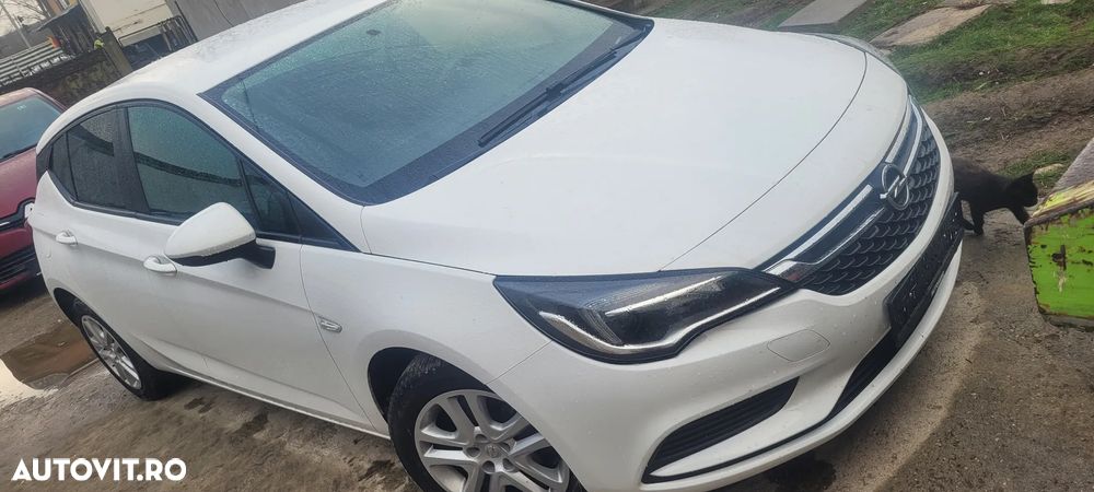 Dezmembrez opel astra K an 2017 - 4