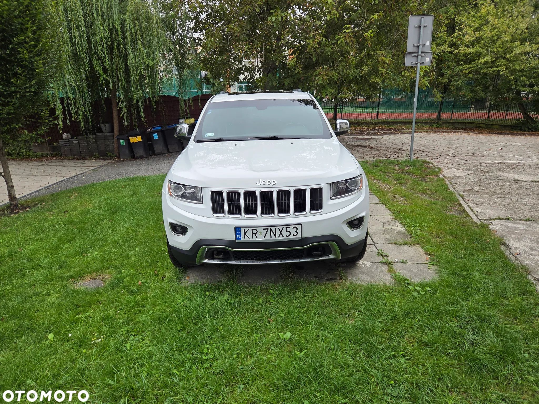 Jeep Grand Cherokee - 1