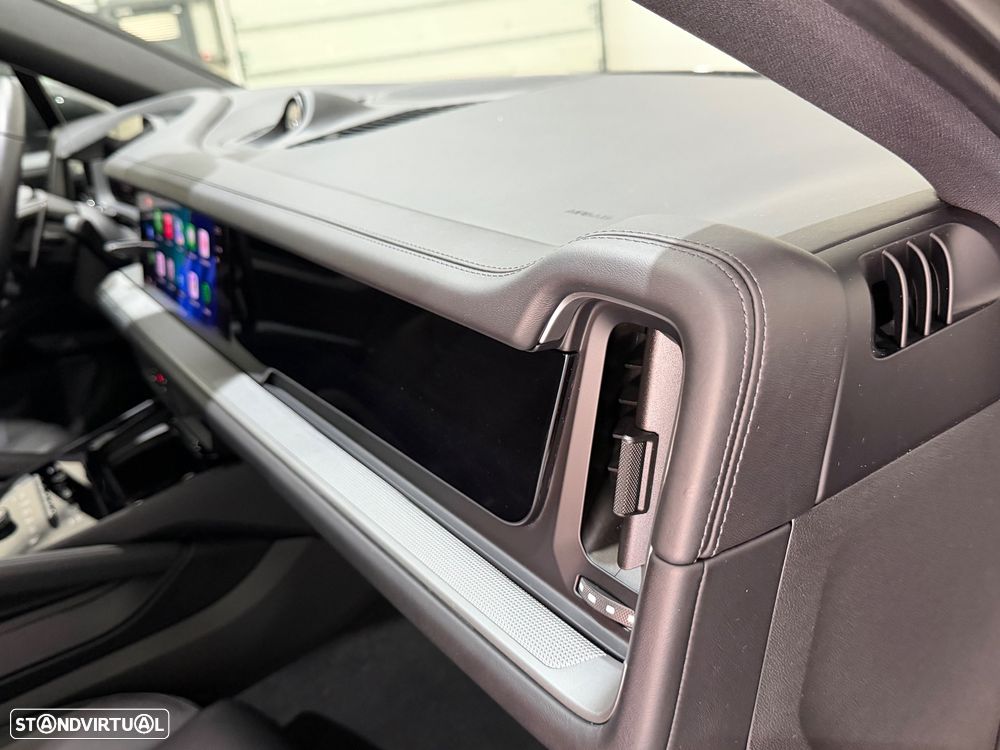 Porsche Cayenne Coupé E-Hybrid - 39