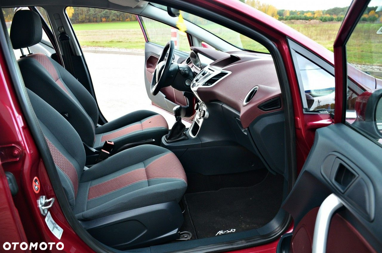 Ford Fiesta - 23