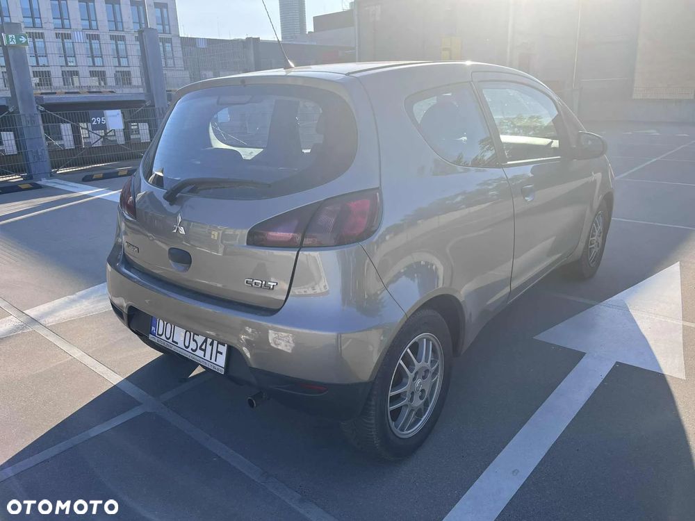 Mitsubishi Colt - 7