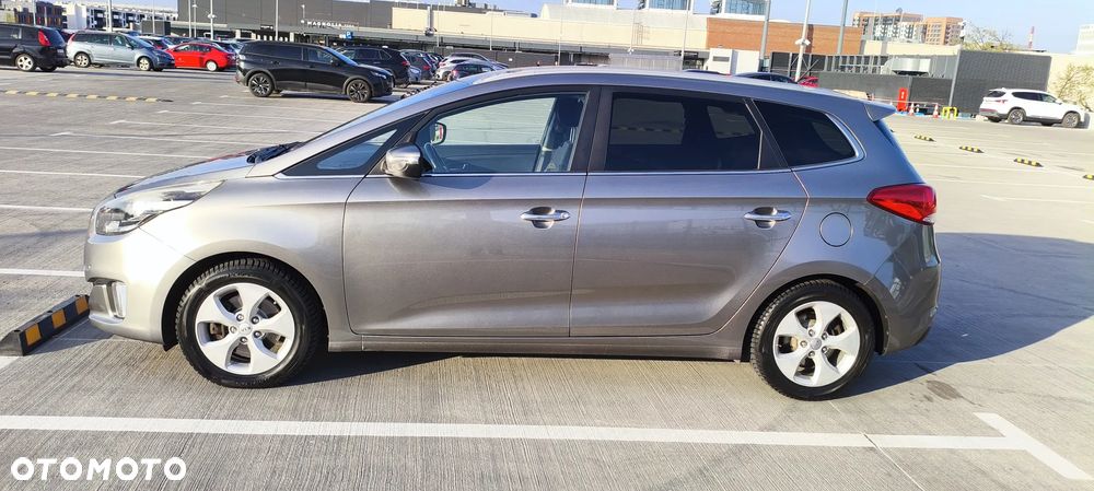 Kia Carens - 6