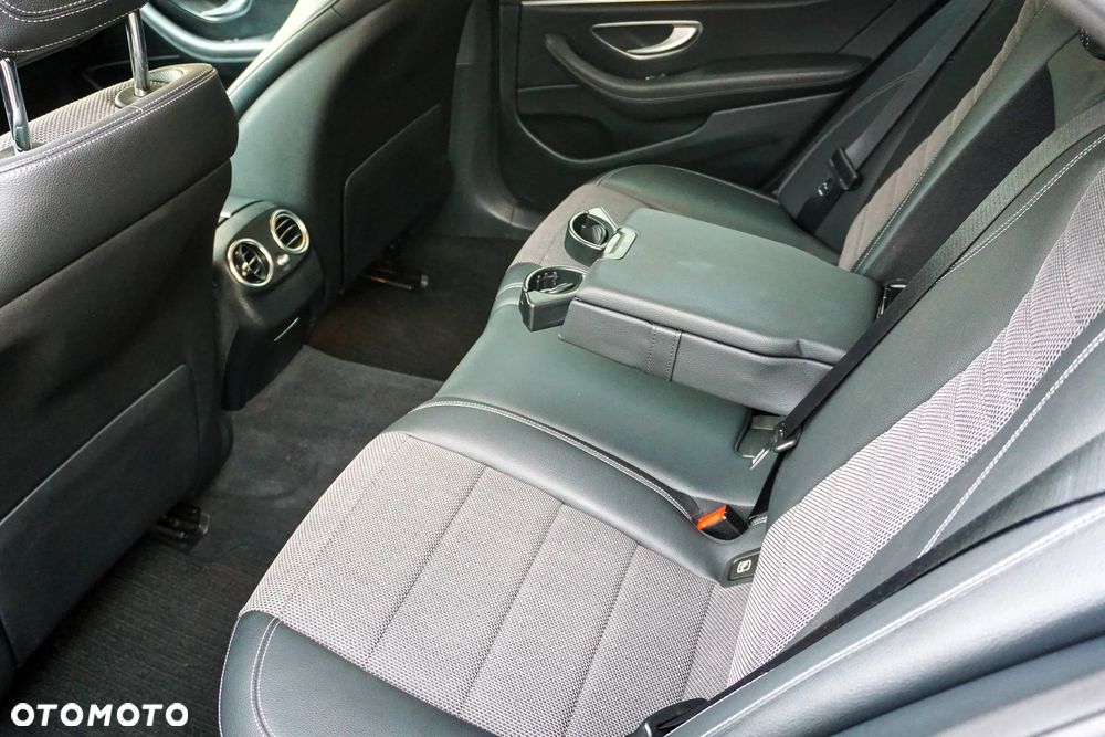 Mercedes-Benz Klasa E 200 CGI BlueEFFICIENCY Automatik Avantgarde - 22