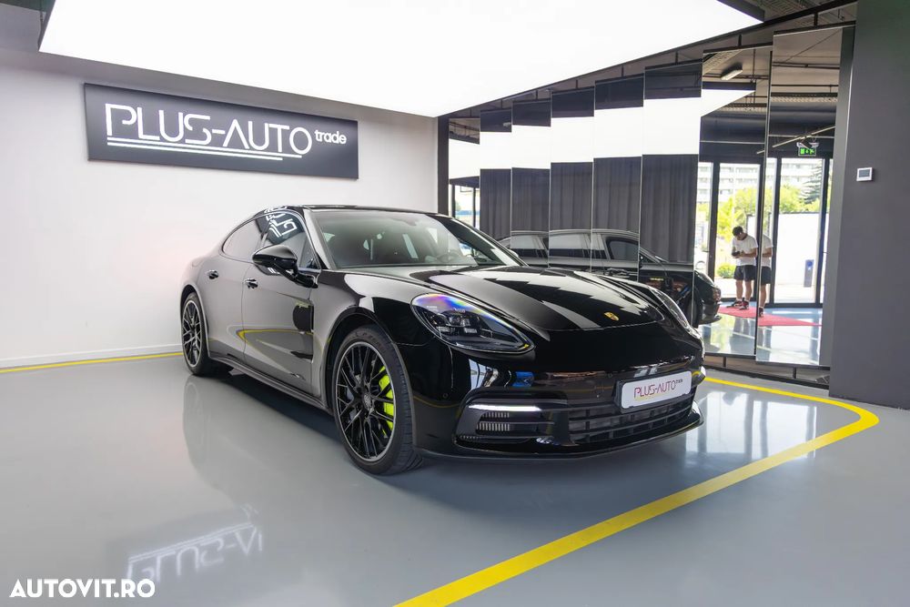 Porsche Panamera - 1