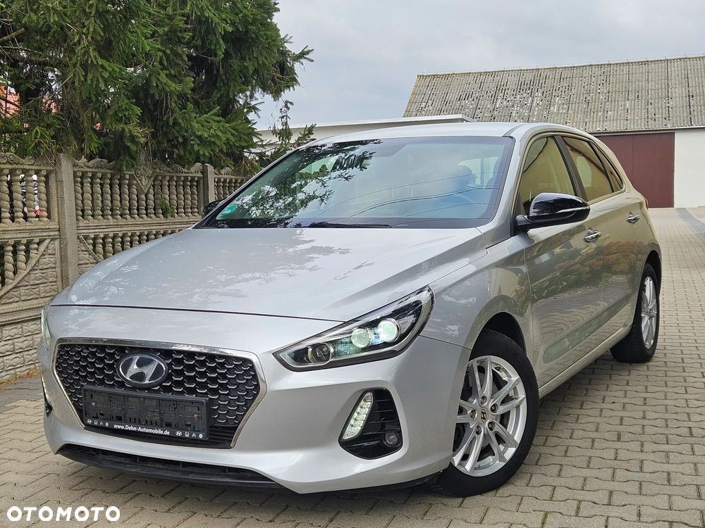Hyundai i30 i30cw 1.6 CRDi Intro Edition - 1