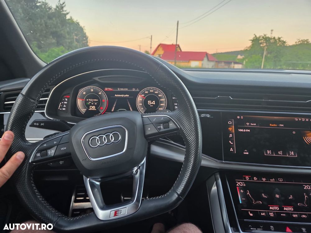 Audi Q8 - 8