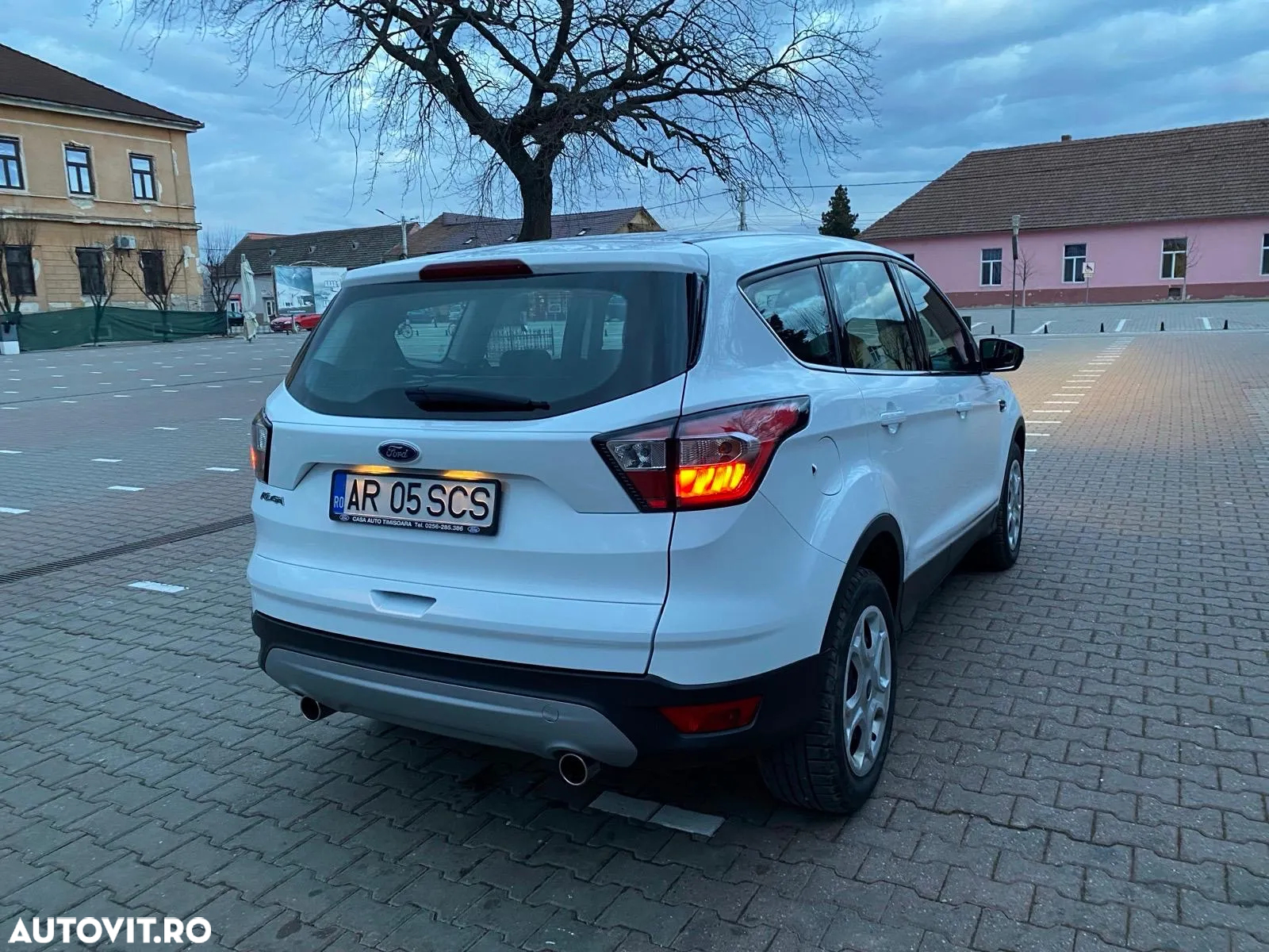 Ford Kuga 1.5 EcoBoost 2x4 Cool & Connect - 2