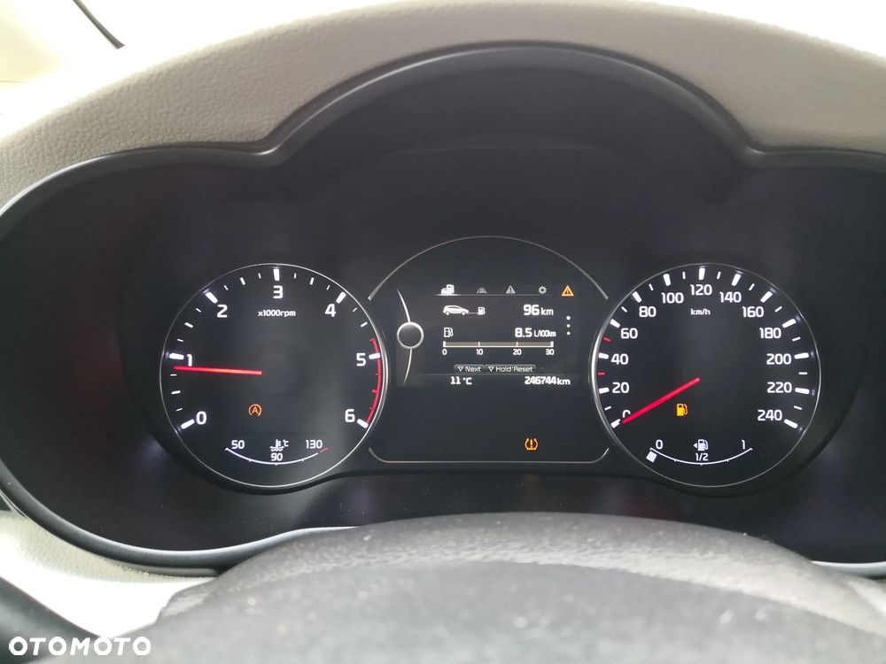 Kia Carens 1.7 CRDi 136 Dream Team Edition - 21