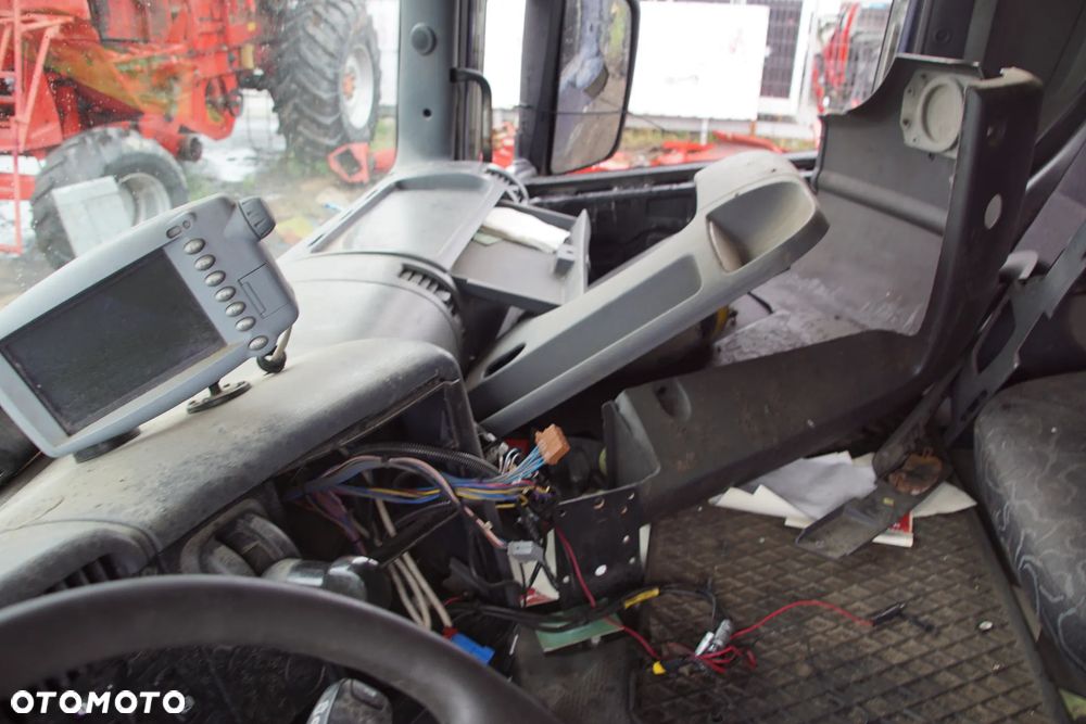 Auto na części - Scania P280 9.3 D 280 KM DC938 GR875 2009R Silnik Skrzynia Drzwi Maska Kabina Lampa Lusterko Klamka Szyba Deska Kokpit Sterownik Moduł Czujnik Licznik Panel Kierownica - 13