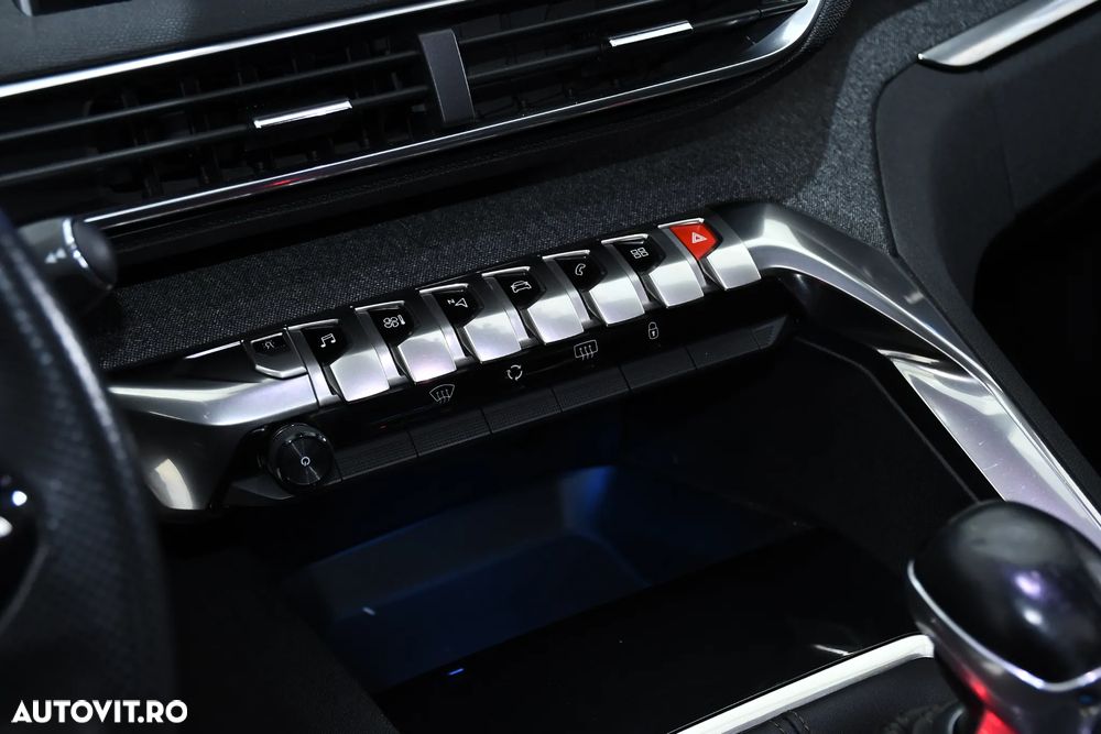 Peugeot 3008 1.2 PureTech Turbo S&S Active - 17