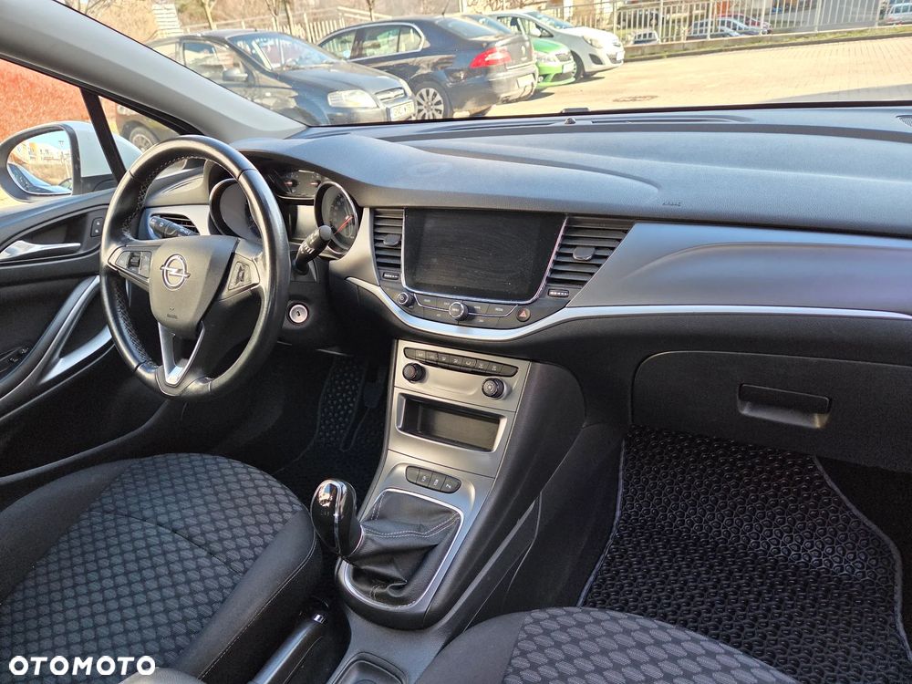 Opel Astra 1.6 CDTI Essentia S&S - 10