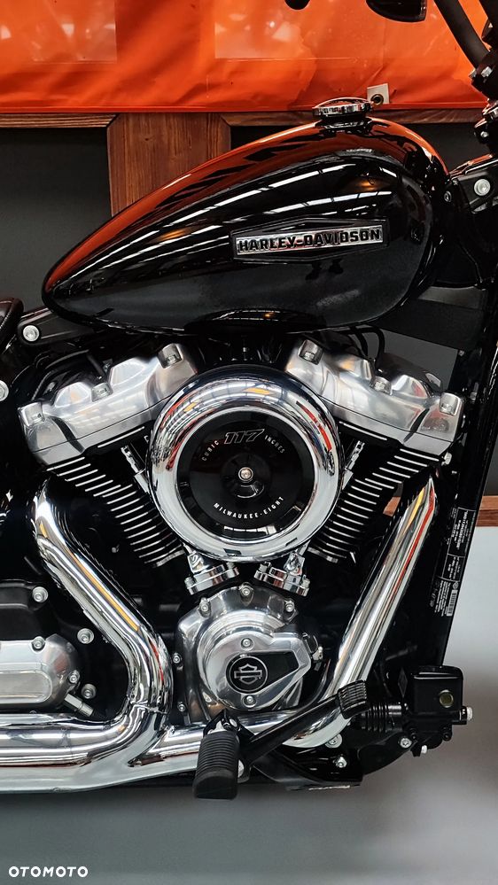 Harley-Davidson Softail Street Bob - 15