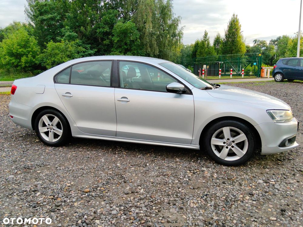 Volkswagen Jetta 1.6 TDI Comfortline Perfectline - 8