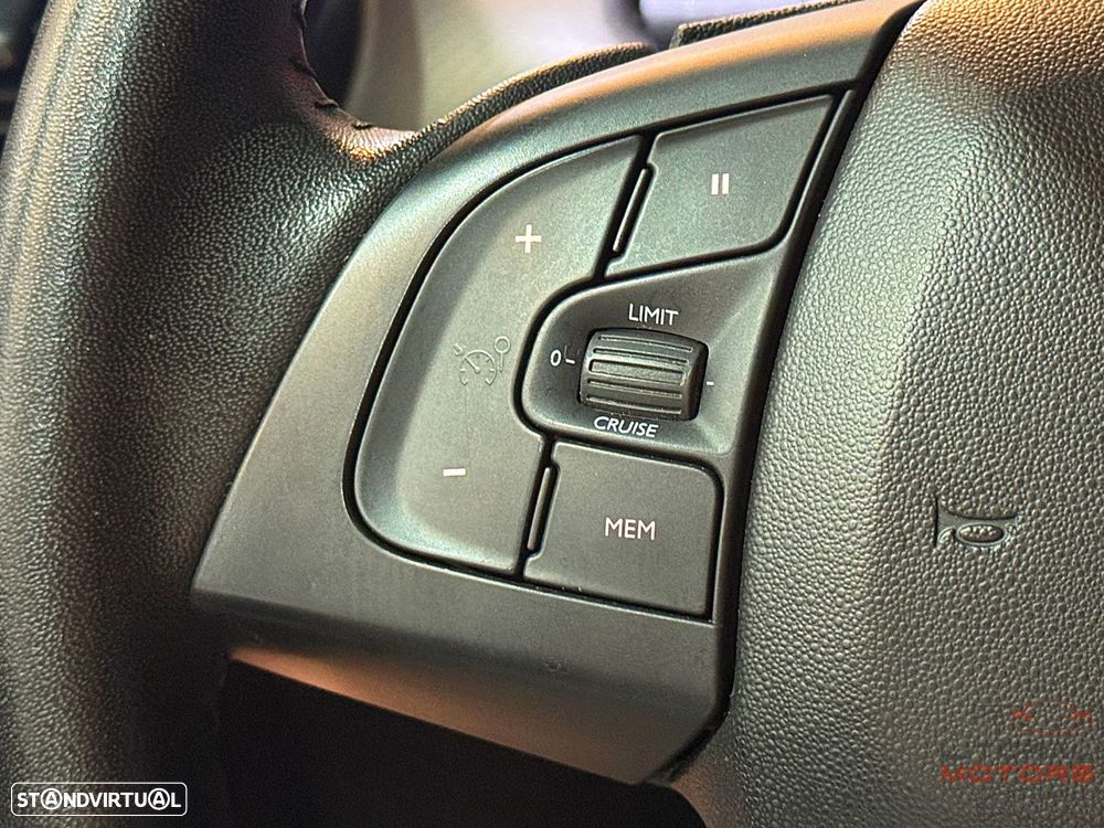 Citroën C4 Cactus 1.2 PureTech Shine EAT6 - 23