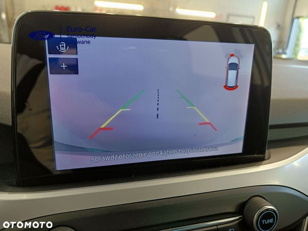 Ford Focus 2.0 EcoBlue STart-Stopp-System TITANIUM - 23