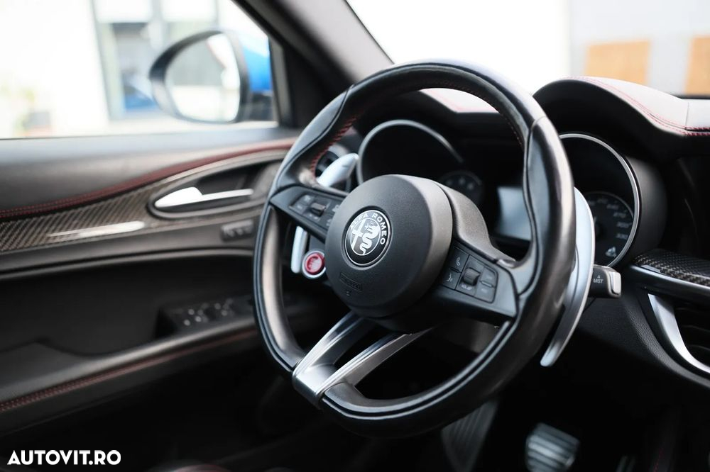 Alfa Romeo Stelvio V6 2.9 Bi-Turbo AT8-Q4 Quadrifoglio - 15