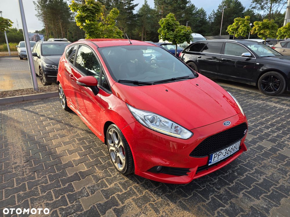 Ford Fiesta 1.6 EcoBoost ST - 6