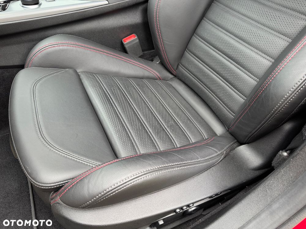 Alfa Romeo Giulia 2.0 Turbo Competizione Q4 - 12