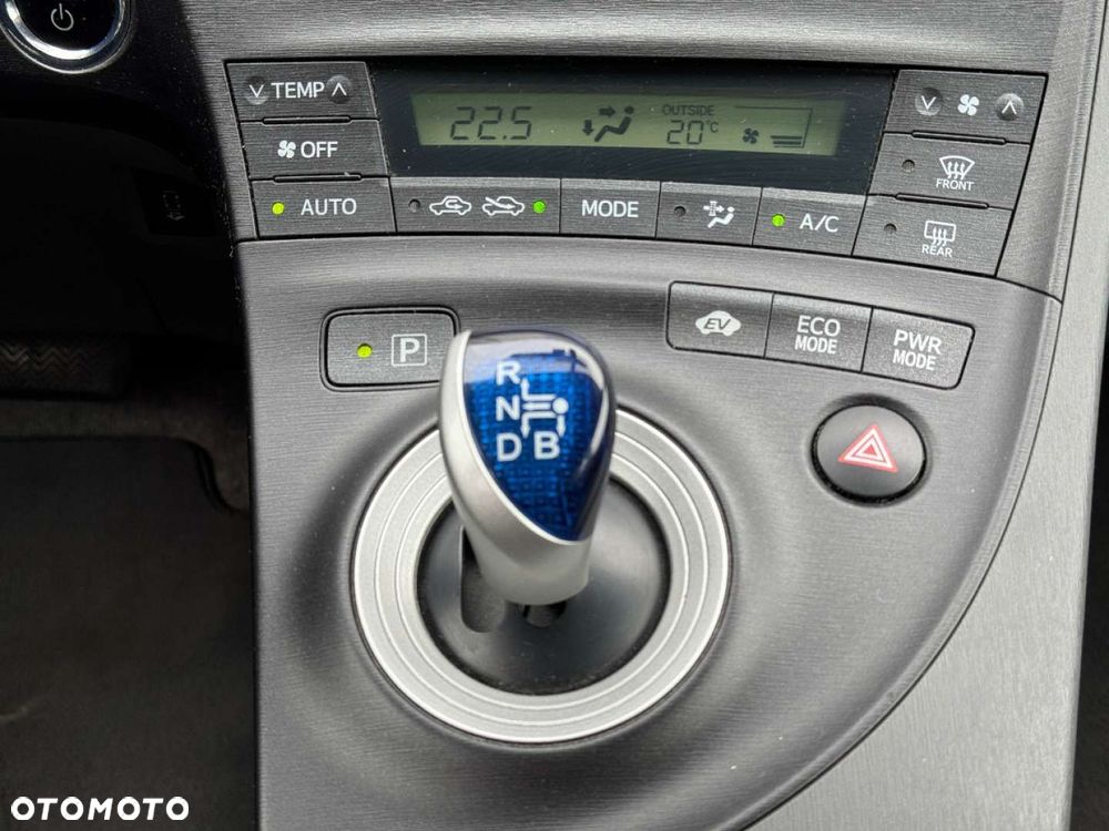 Toyota Prius 1.8 HSD Life - 28