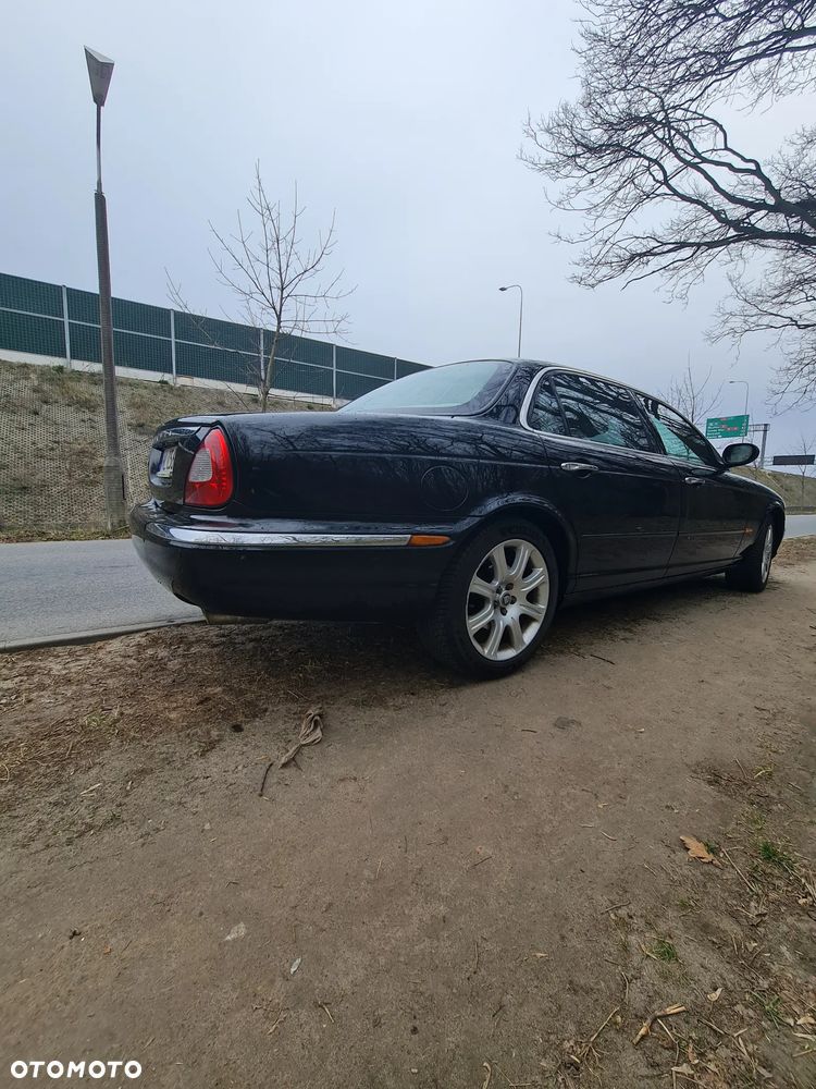 Jaguar XJ XJ8 4.2 LWB Sovereign - 3