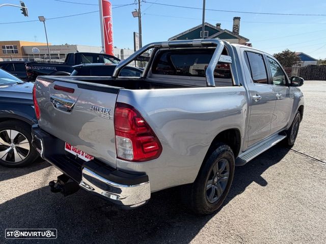 Toyota Hilux 2.4 D-4D 4WD CD CH - 11