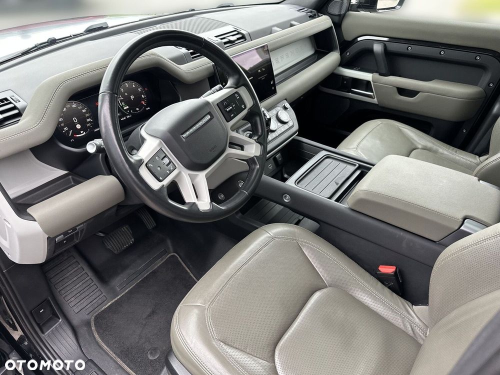 Land Rover Defender - 14