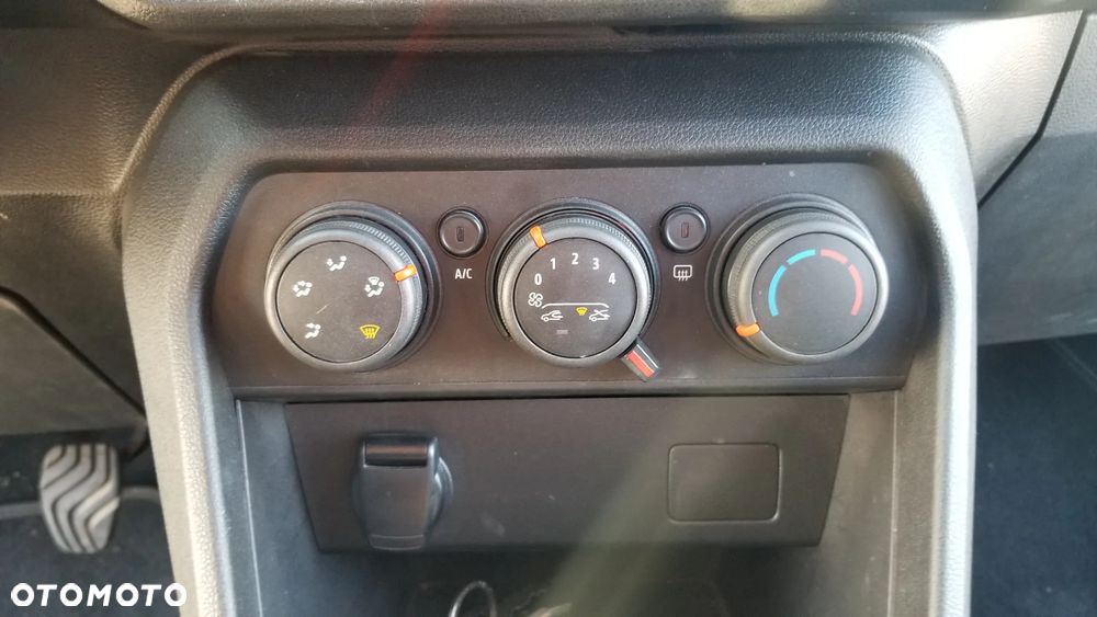 Dacia Sandero - 11