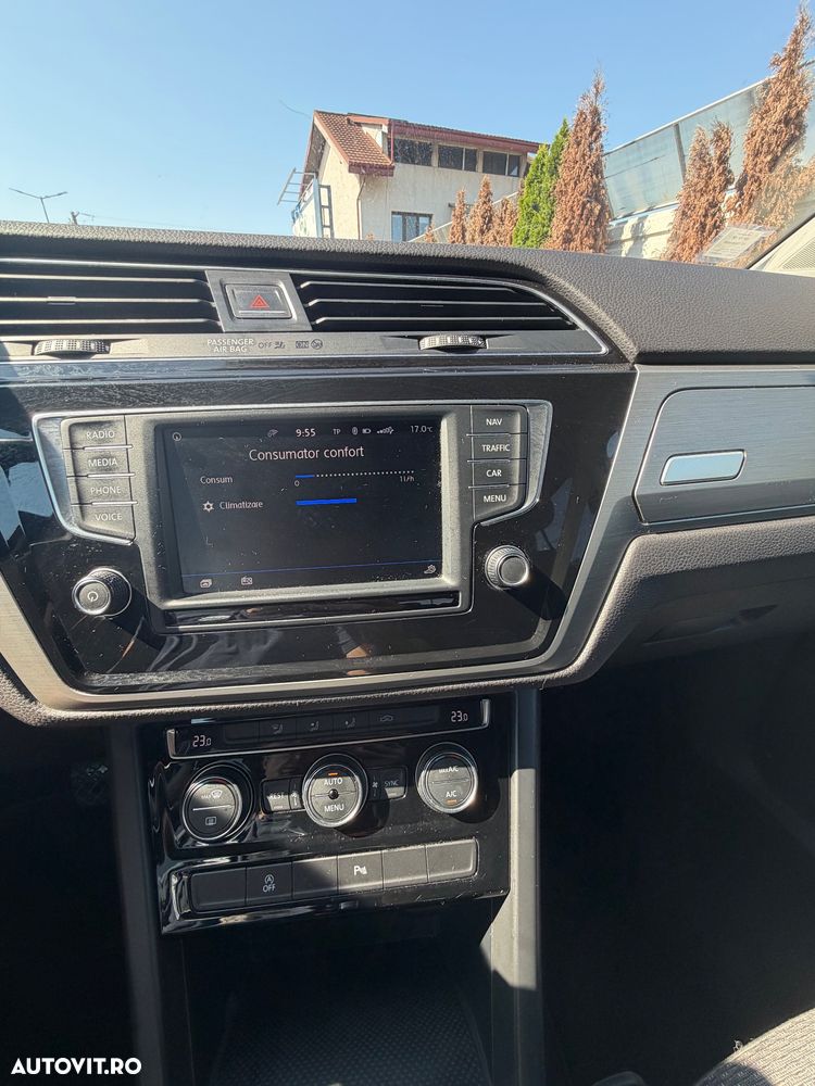 Volkswagen Touran - 8