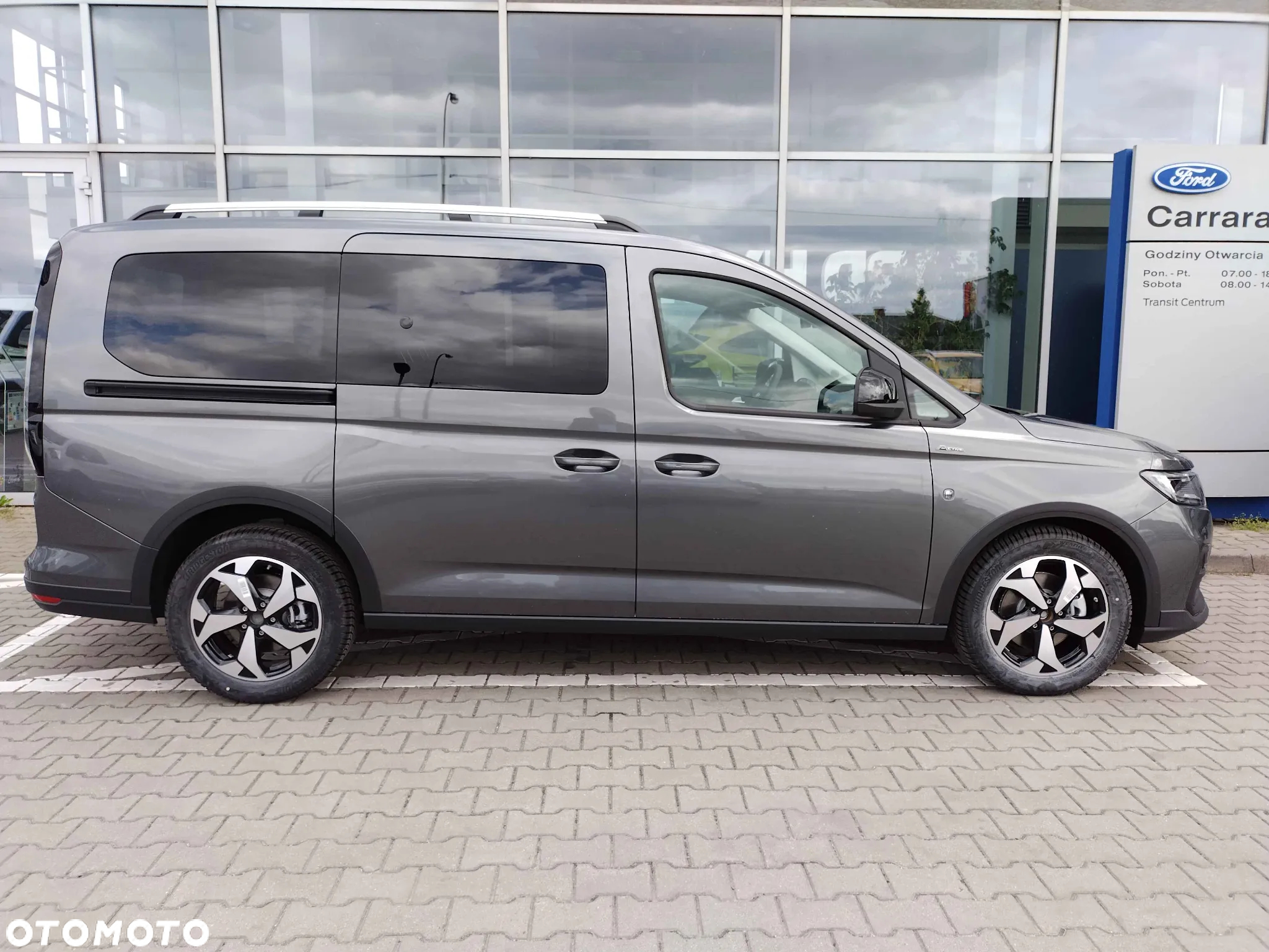 Ford Tourneo Connect Grand - 2