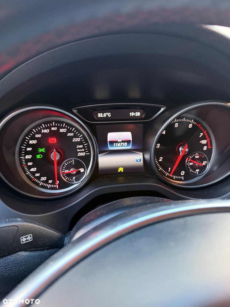 Mercedes-Benz CLA 180 AMG Line - 15