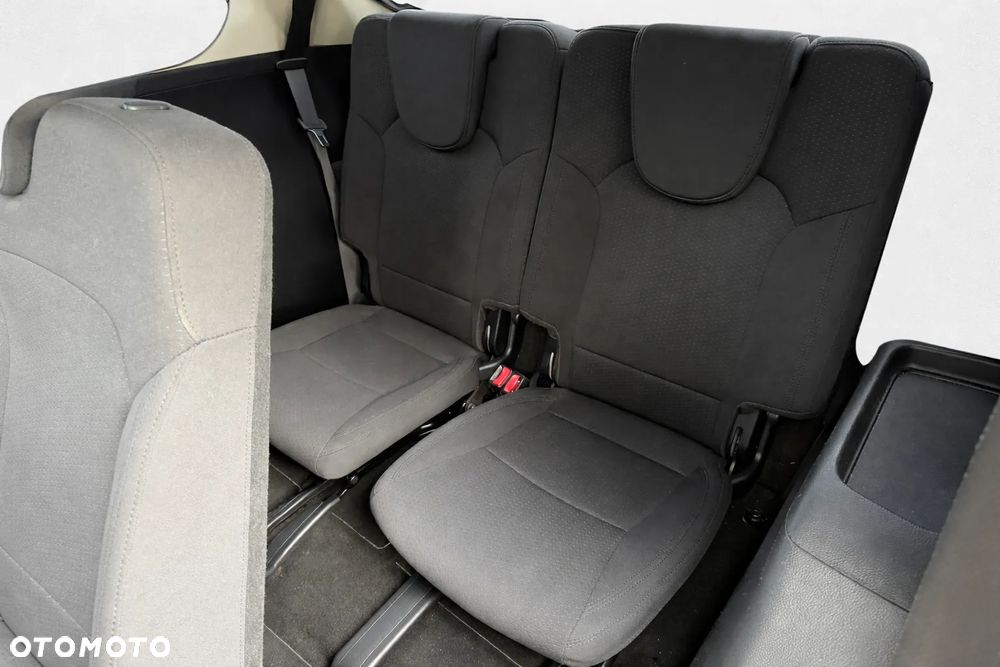 Kia Carens 1.7 CRDi 115 Dream Team Edition - 12