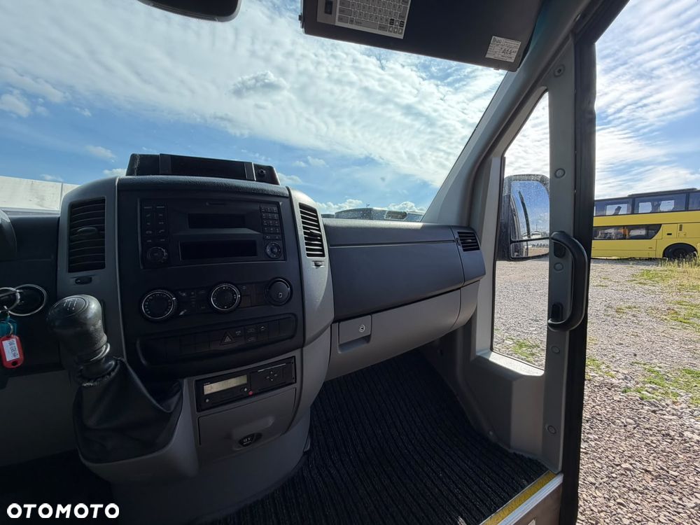 Mercedes-Benz Sprinter 516 - 25
