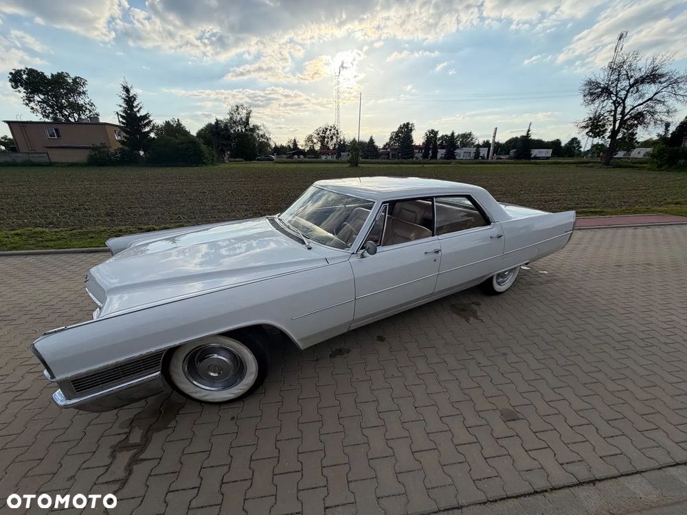 Cadillac Deville - 22