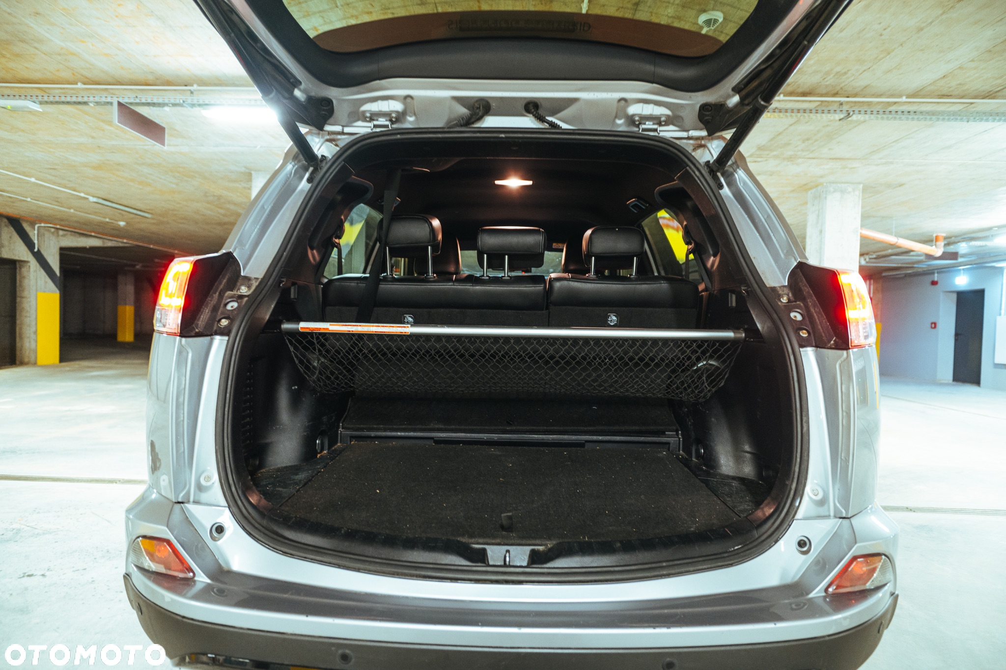 Toyota RAV4 Hybrid Premium 4x2 - 18
