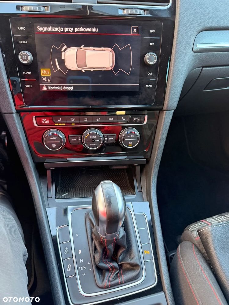 Volkswagen Golf - 19