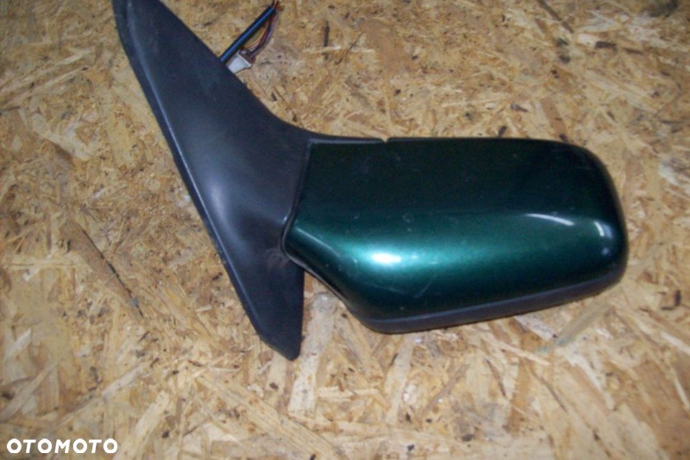 LUSTERKO PRAWE VOLVO V40/S40/5PINÓW - 2