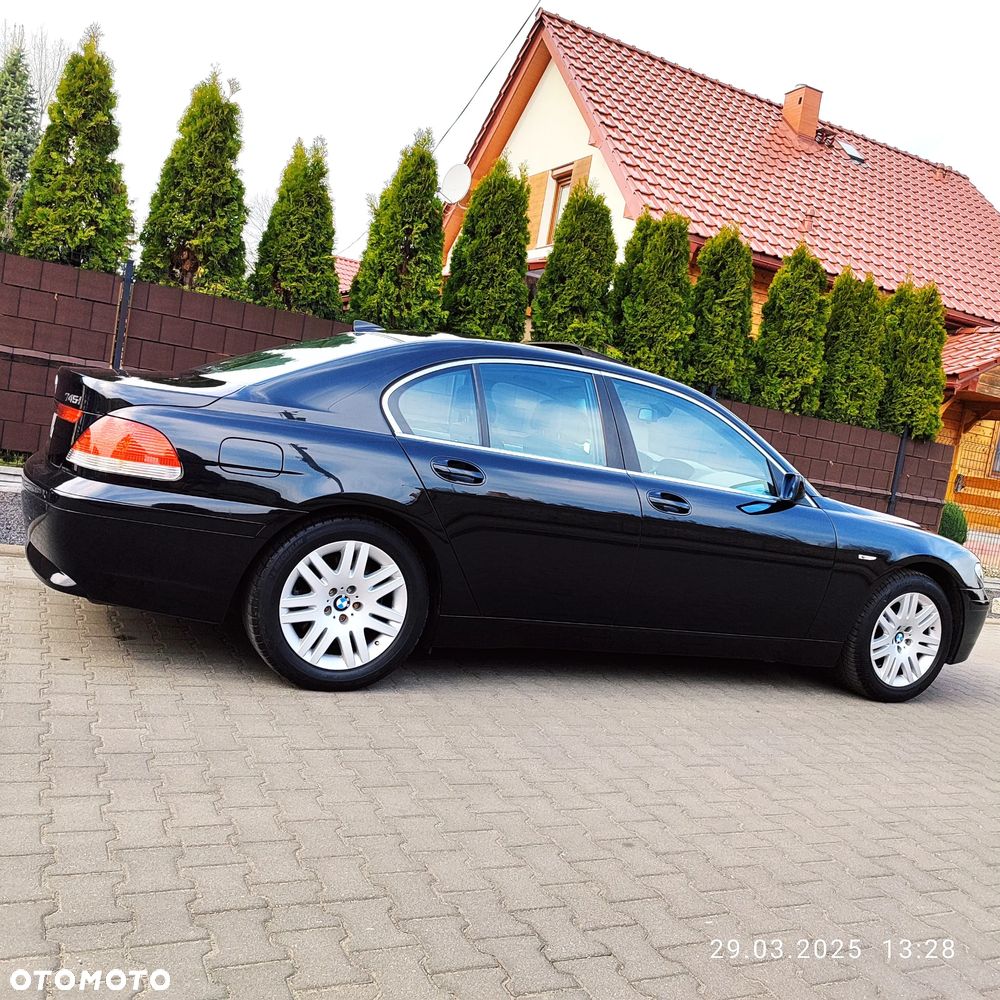 BMW Seria 7 745i - 19