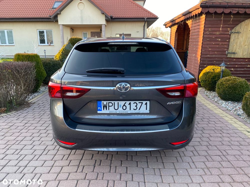 Toyota Avensis 2.0 D-4D Premium - 5