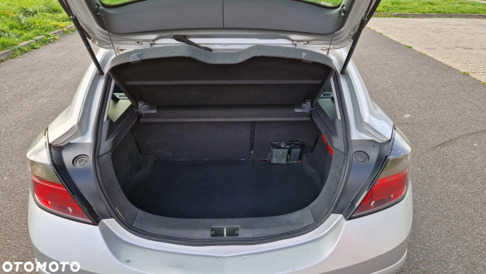 Opel Astra GTC 1.6 - 6