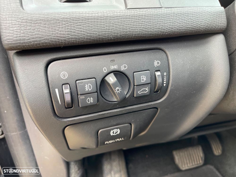 Volvo XC 60 2.4 D Geartronic - 13