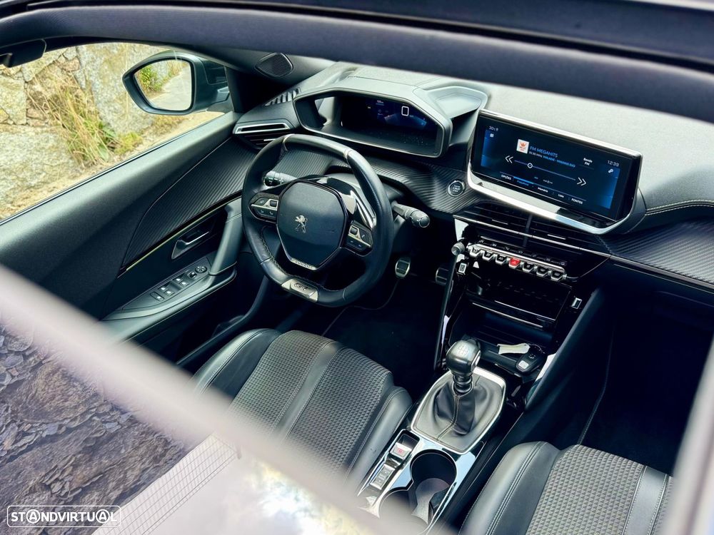 Peugeot 2008 1.2 PureTech GT Line - 47