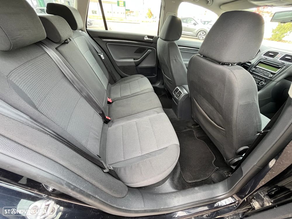 VW Golf Variant 1.6 TDi Confortline - 15