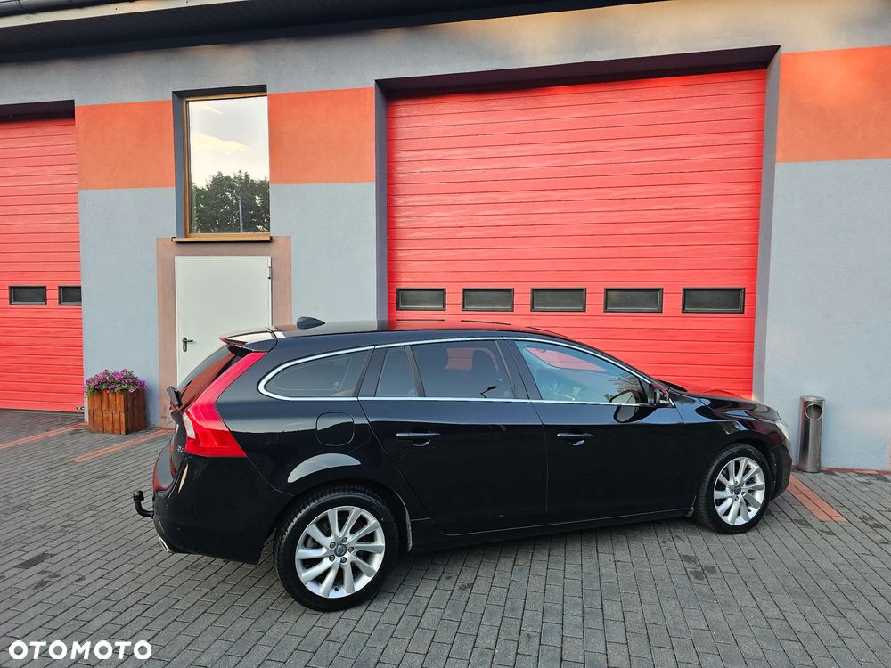 Volvo V60 D4 Drive-E Momentum - 23