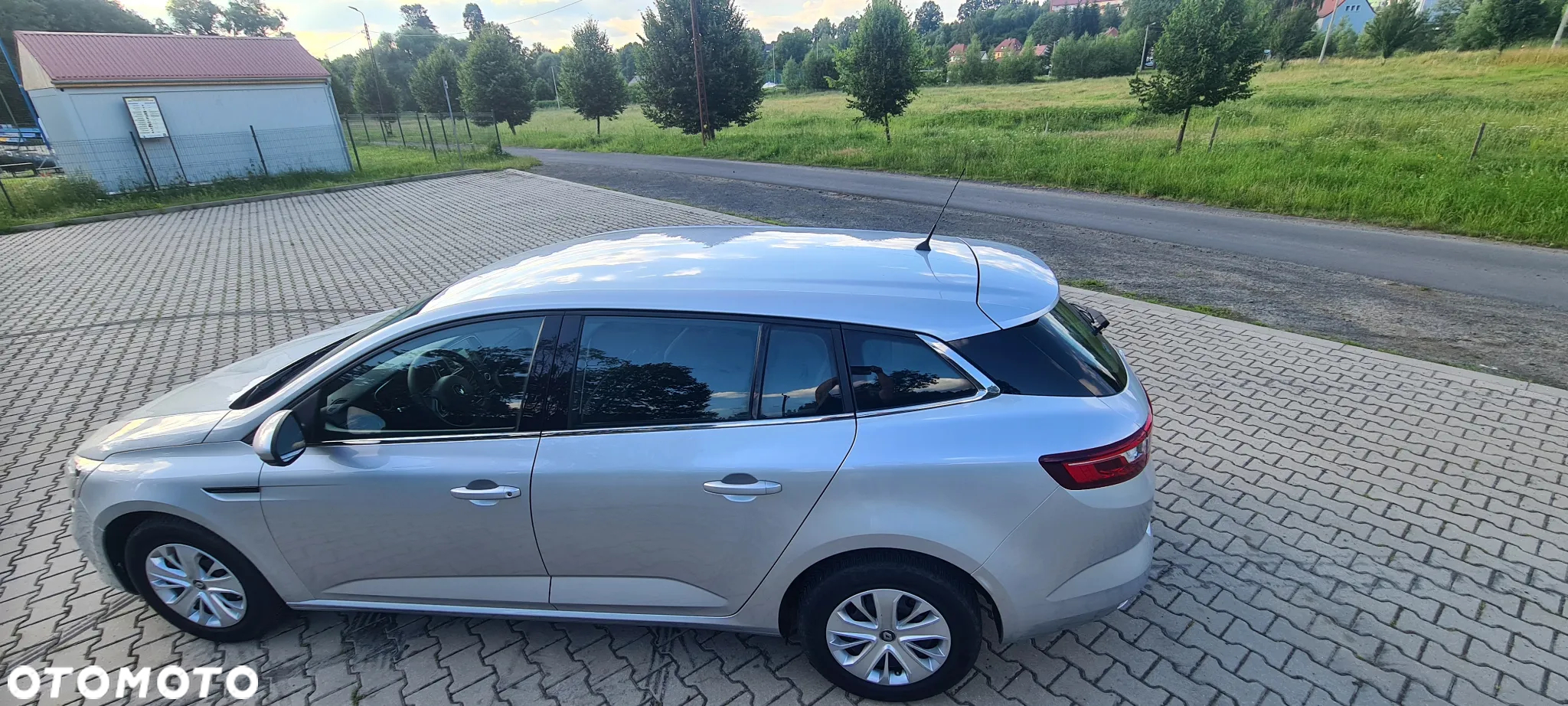 Renault Megane Grandtour ENERGY TCe 100 LIFE - 12
