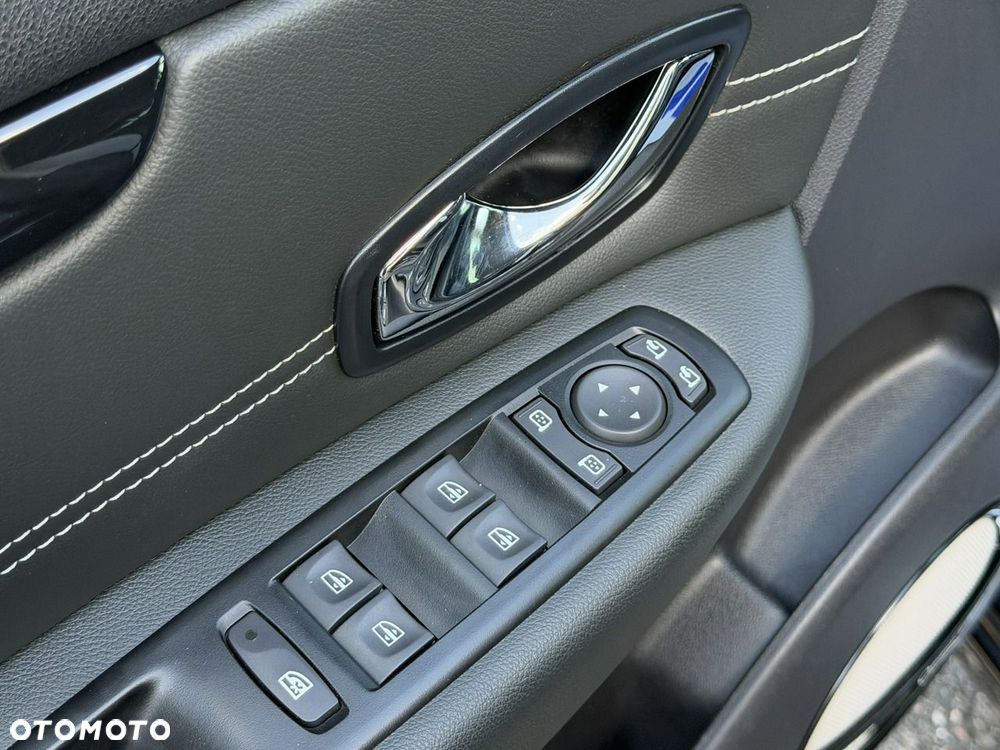 Renault Grand Scenic ENERGY TCe 130 BOSE EDITION - 16