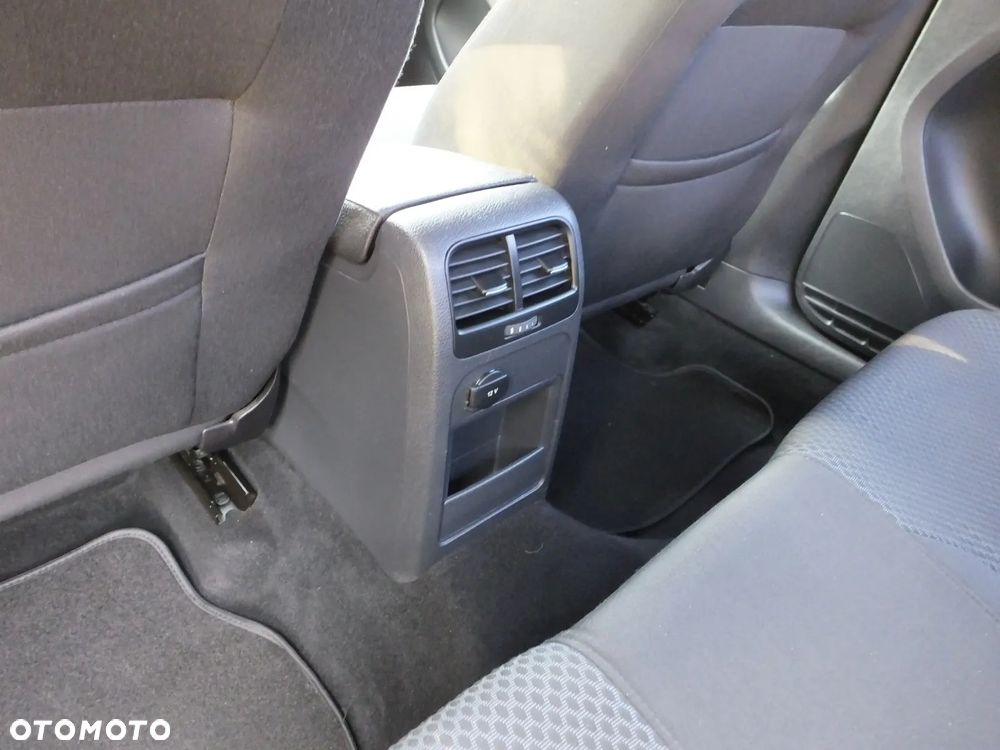 Volkswagen Jetta 1.6 TDI DPF Comfortline - 29