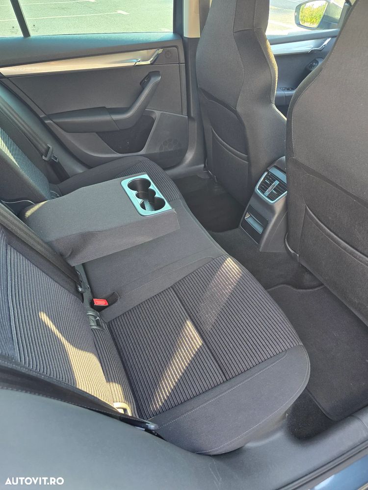 Skoda Octavia 1.4 TSI Ambition - 8