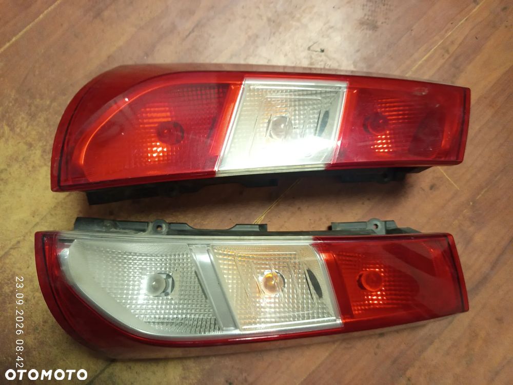 LAMPA TYLNA LEWA LUB PRAWA DACIA DOKKER 12-
