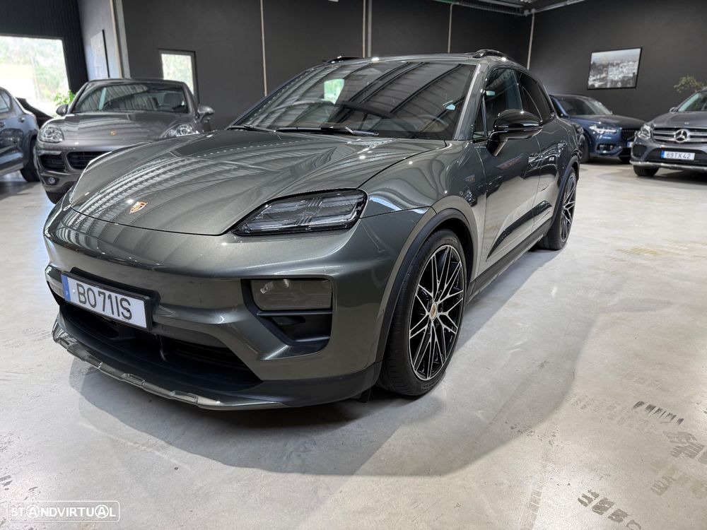 Porsche Macan Electric 4 - 8